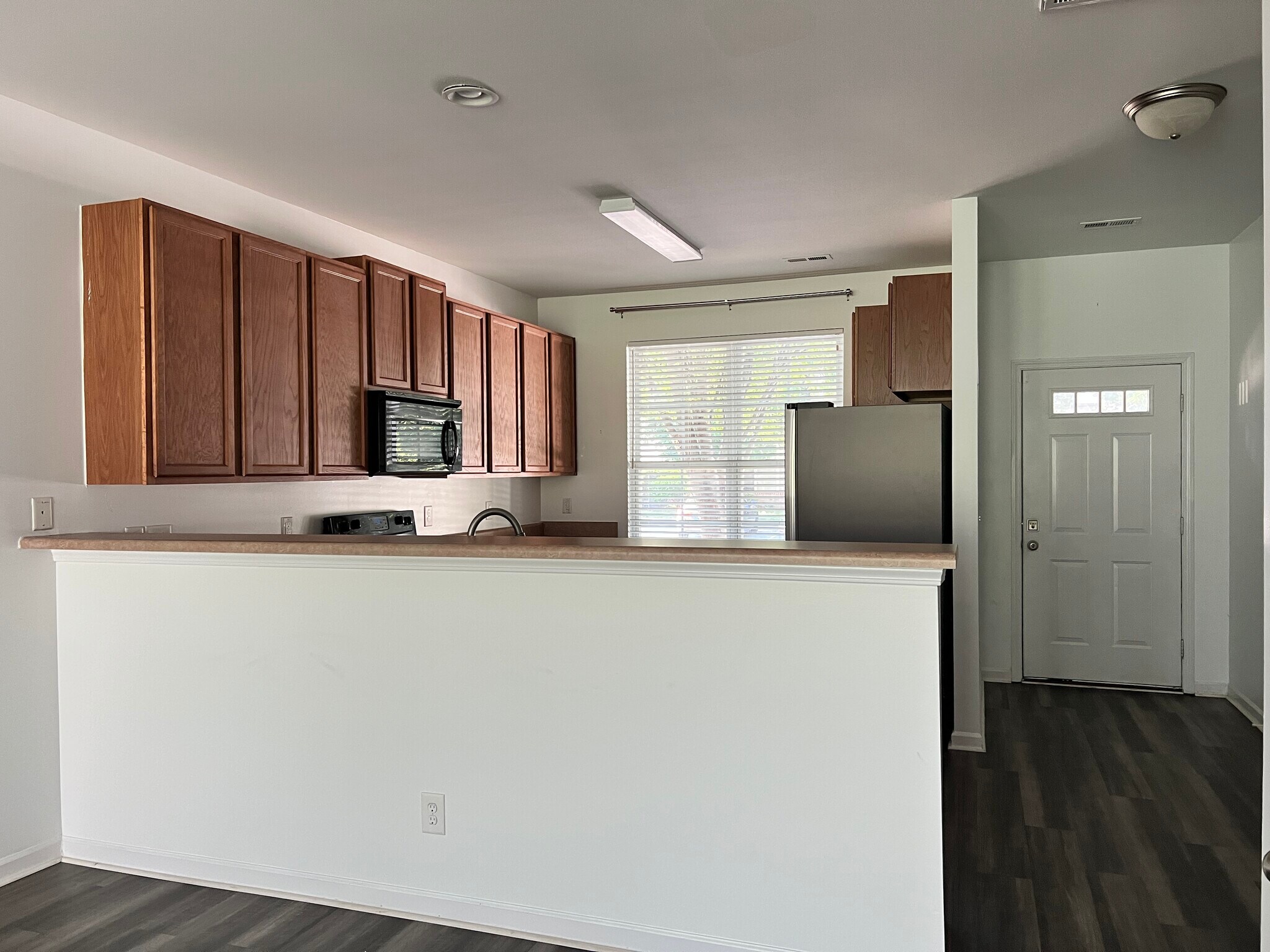 Building Photo - 5580 Farm House Trl
