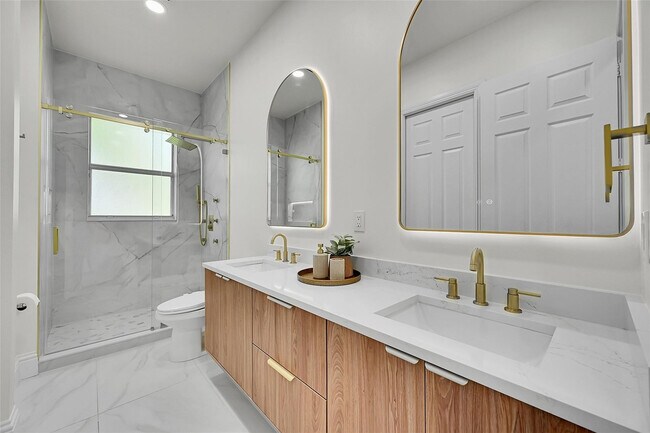 Building Photo - 11163 NW 69th Pl