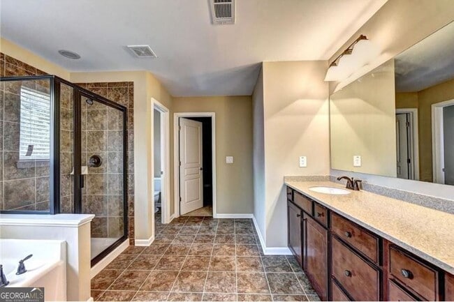 Building Photo - 5957 Stow Dr