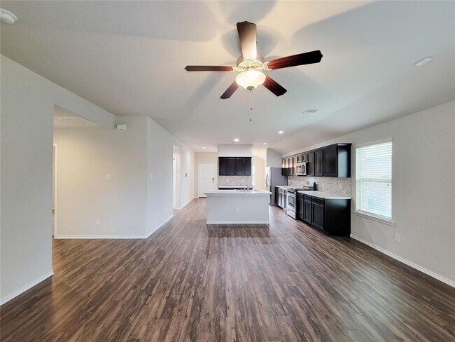 Building Photo - 6011 Diantha St