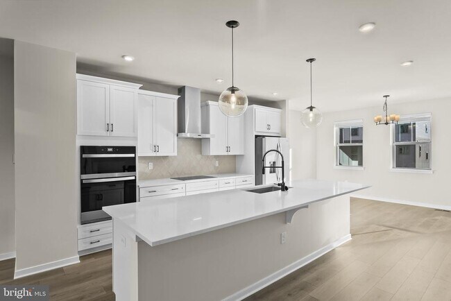 Building Photo - 6244 Folly Ln