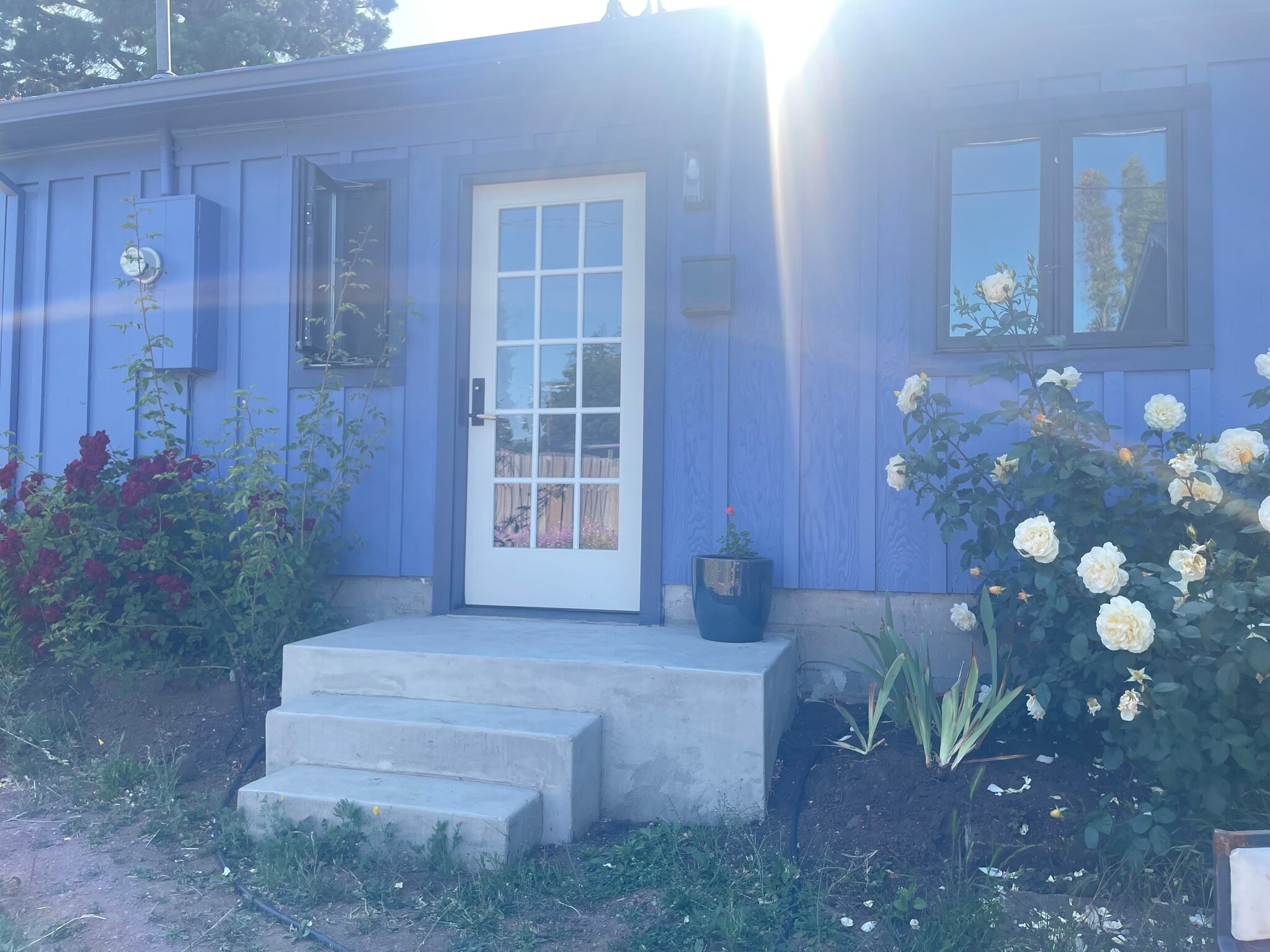 Building Photo - 2220 Belmont Ave