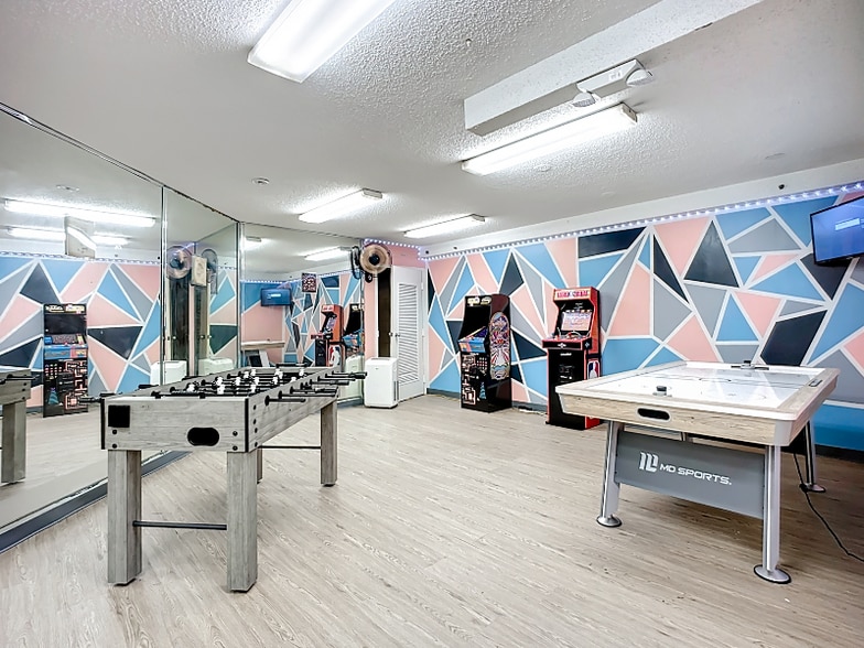 Building Photo - 910 Suemac Rd