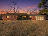 Building Photo - Bixby Southtown