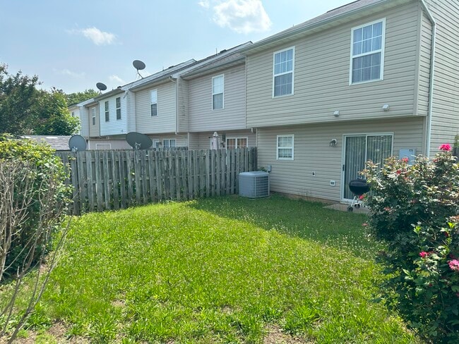 Building Photo - 9815 W Midland Way