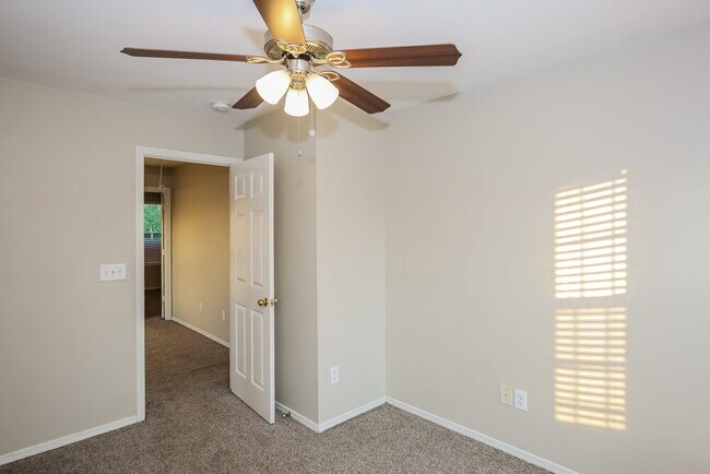 Building Photo - 11033 Dry Stone Dr