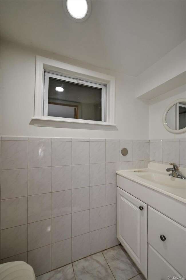 Building Photo - 63-42 Alderton St