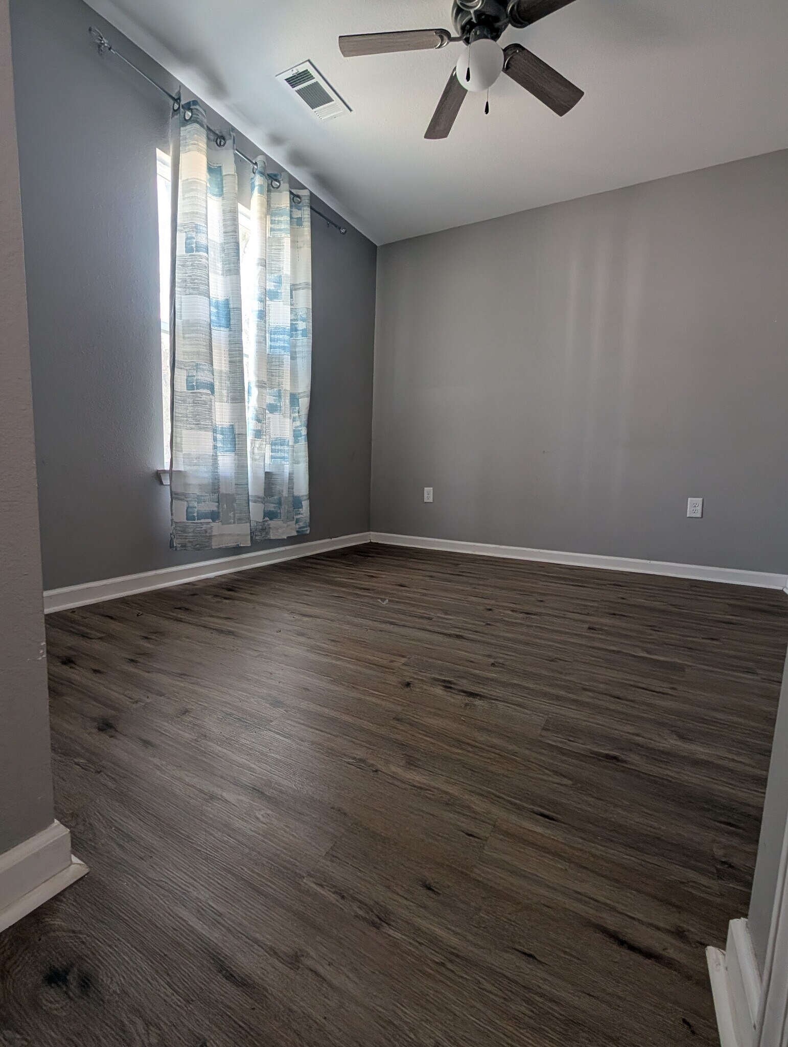 bedroom #1 - 4910 Allen St