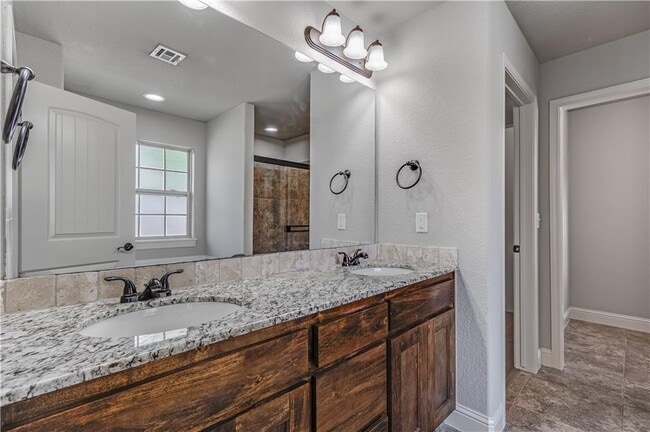 Building Photo - 2703 SW Warberry Ave