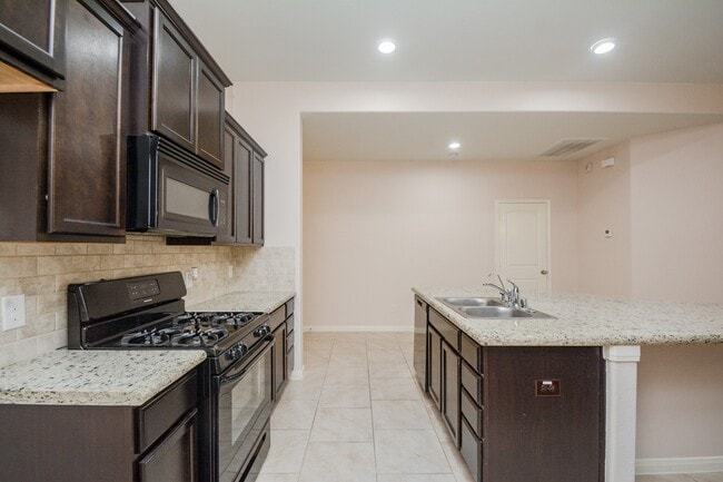 Building Photo - 9531 McDowell Dr