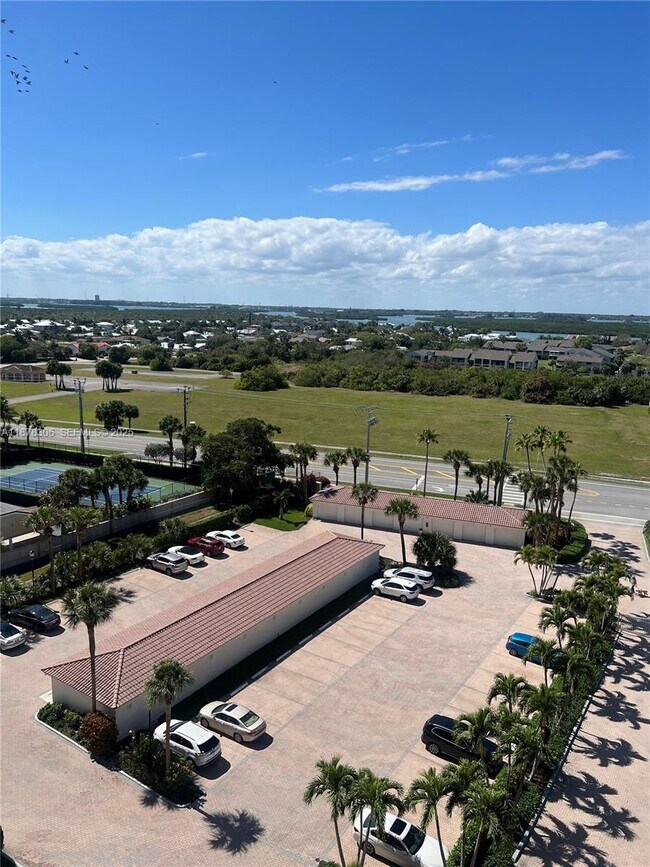 Building Photo - 3100 N Hwy A1A