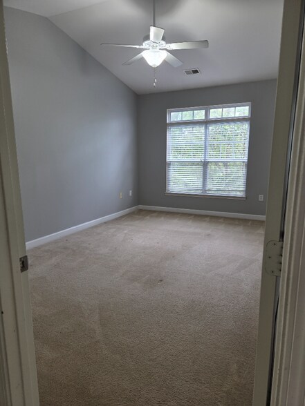 Building Photo - 923 Windcastle Ln