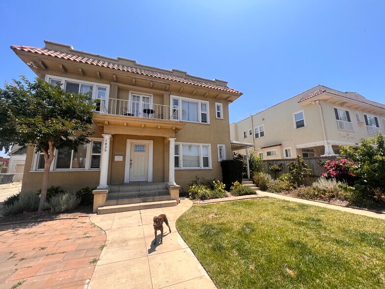 Private front garden - 1436 S Norton Ave