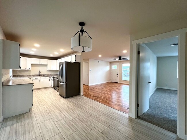 Building Photo - Non-Refundable & Security Deposit Total: $2400.00