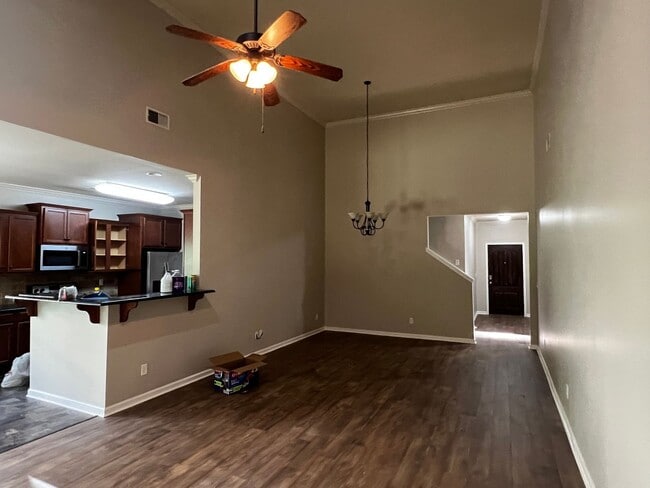 Building Photo - Fultondale/ Chapel Hill Sub-Division 4 BR / 2 Barhrooms / 2 car Garage