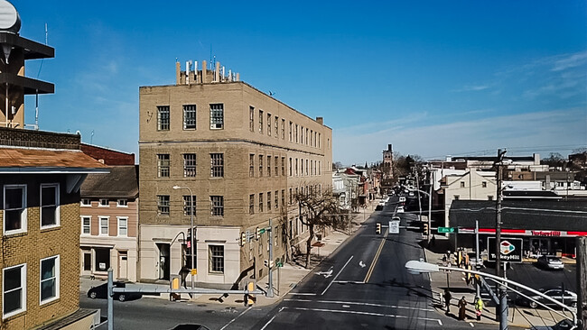 Building Photo - Lebanon School District 2nd Floor 2 Bedroo...