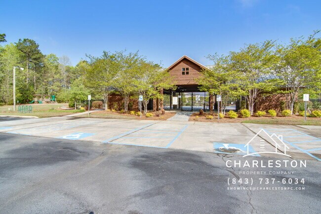 Building Photo - 200 Woodward Rd