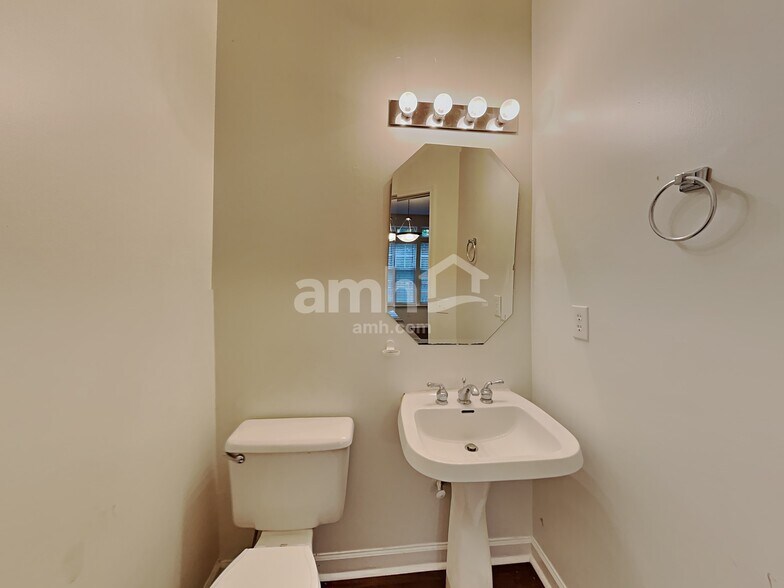 Building Photo - 219 Chandeleur Dr