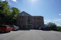 Building Photo - 2445 Old Greentree Rd