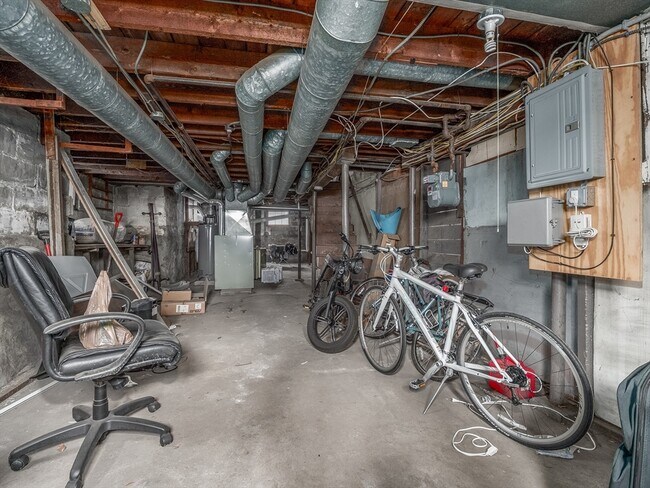 Building Photo - 81 Bristol Rd