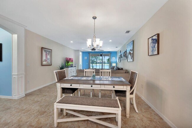 Building Photo - 14940 Edgewater Cir