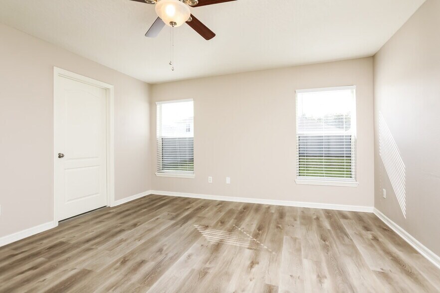 Building Photo - 4408 Creeks Run Blvd