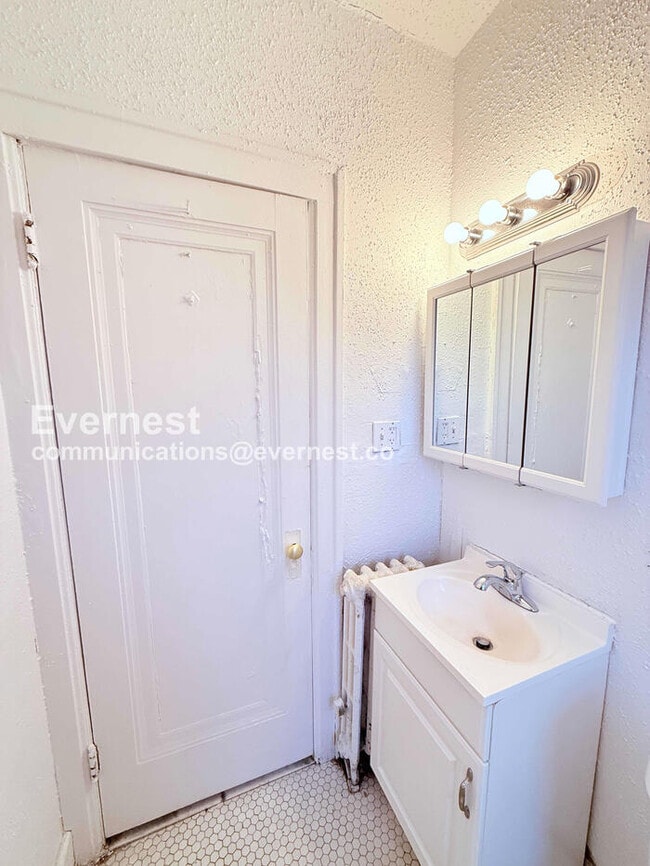 Building Photo - 13909 Hartwell St