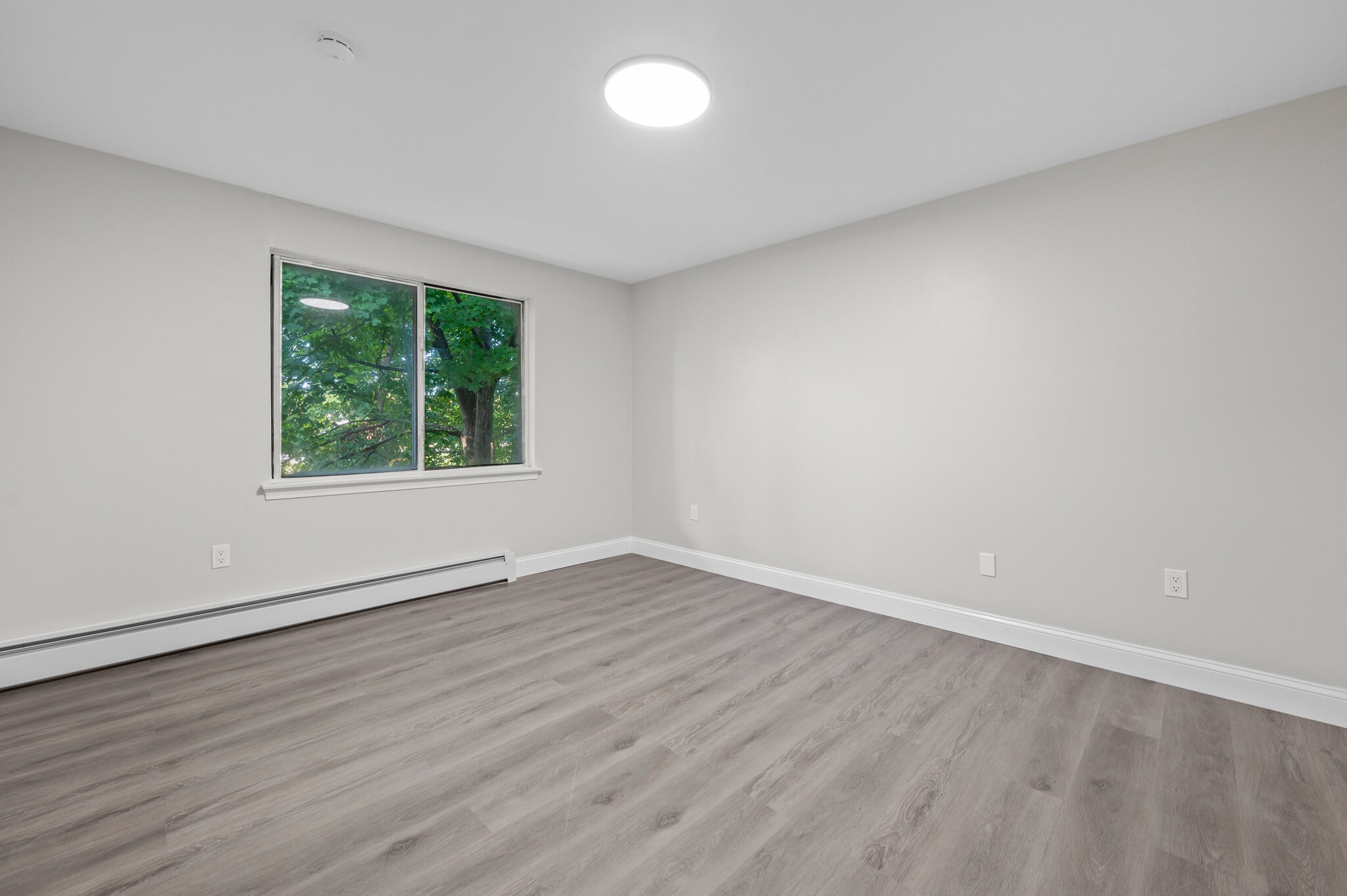 Building Photo - 60 Church St