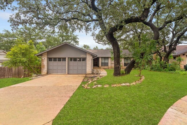 Building Photo - Stylish 3-Bed Home with Pool Access, Fenced Yard, and Garage — North Hills Village, San Antonio
