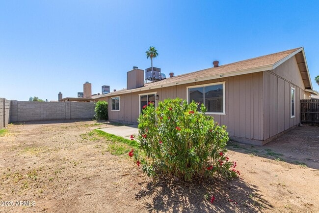 Building Photo - 7342 W Minnezona Ave