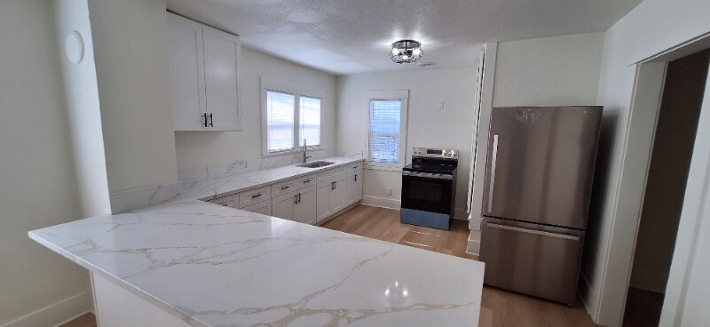 Building Photo - 507 W 59th Pl