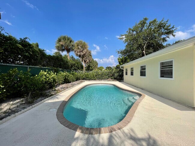 Building Photo - 2395 Idlewild Rd
