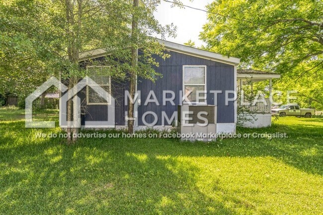 Building Photo - 664 Cherokee Dr