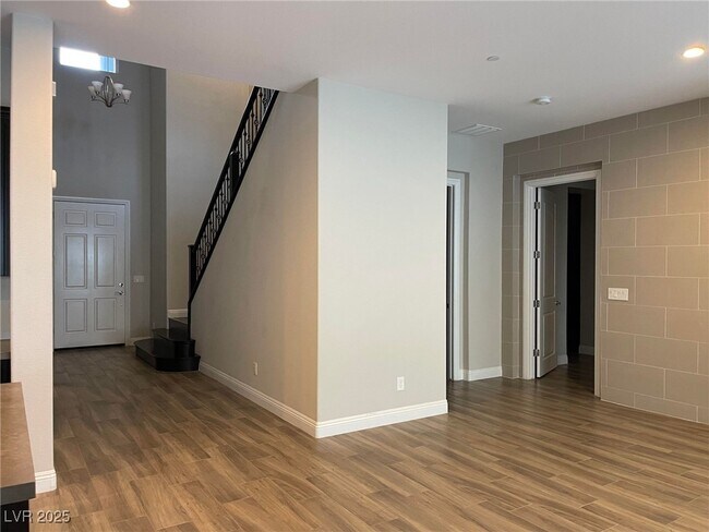 Building Photo - 3183 Palazzo Reale Ave