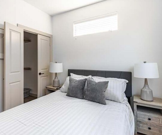 Building Photo - 950 Henderson St