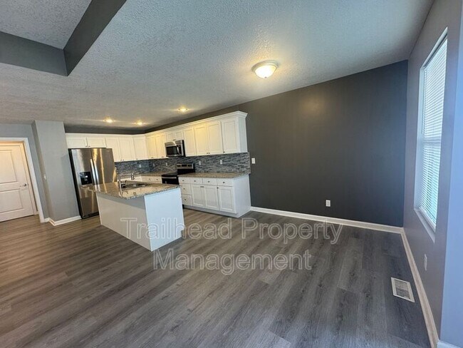 Building Photo - 603 Hillcrest St