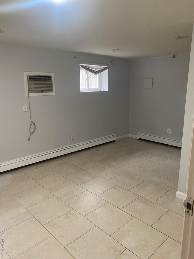 Building Photo - 723 Hungry Harbor Rd