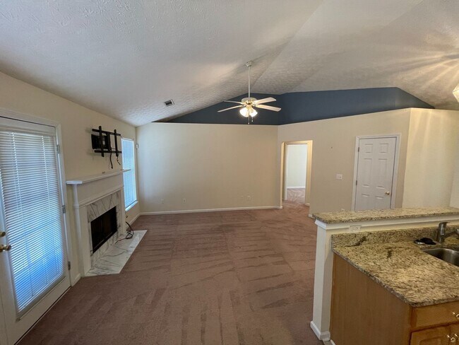 Building Photo - 2500 Hillvale Cir