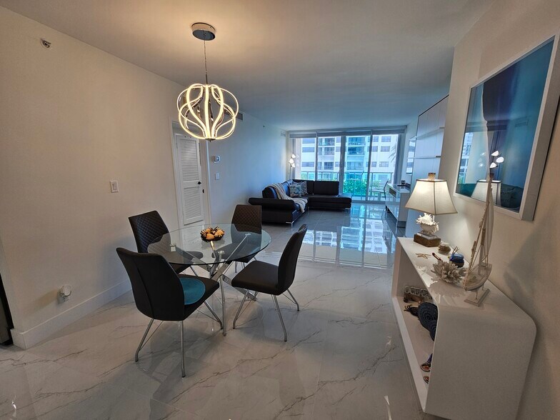 Building Photo - 2501 S Ocean Dr