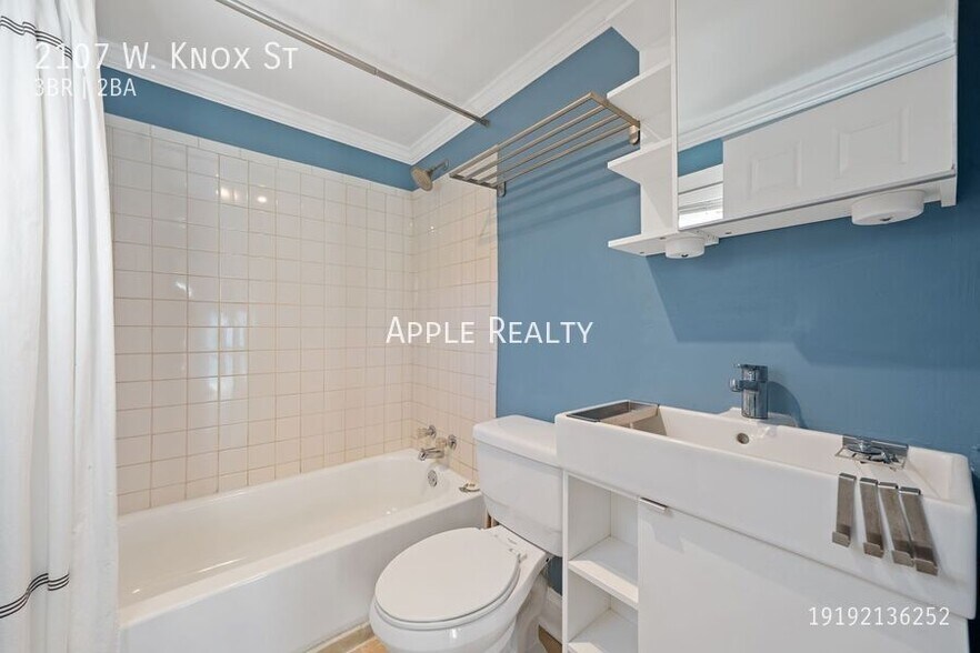 Building Photo - 2107 W Knox St