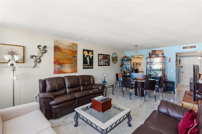 Building Photo - 1351 NE Miami Gardens Dr