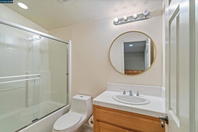 Building Photo - 350 Caroni St