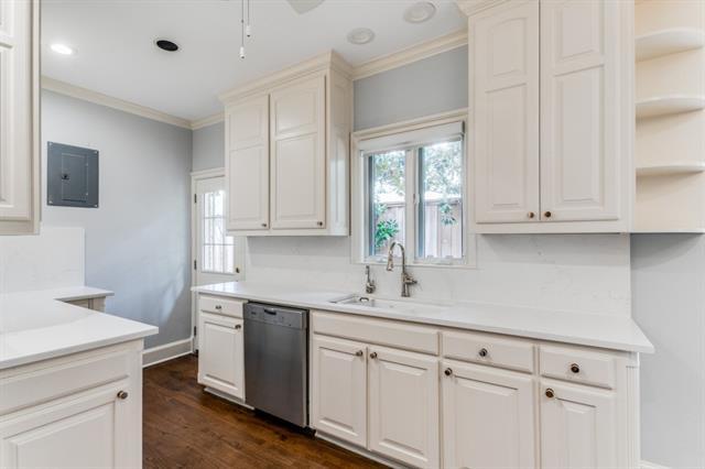 Building Photo - 4541 N Versailles Ave