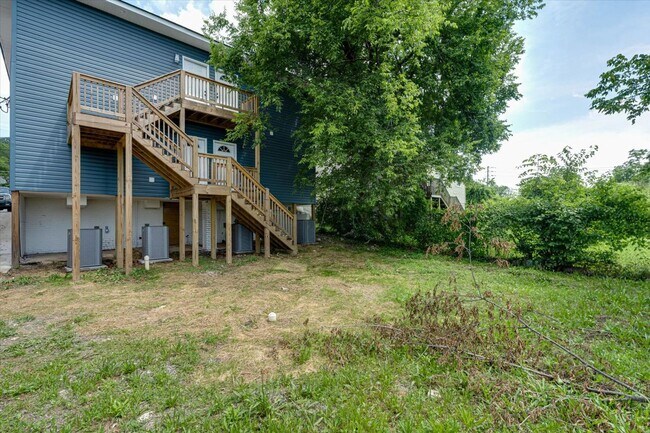 Building Photo - 1605 Dodds Ave