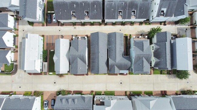 Building Photo - 8643 Green Kolbe Ln
