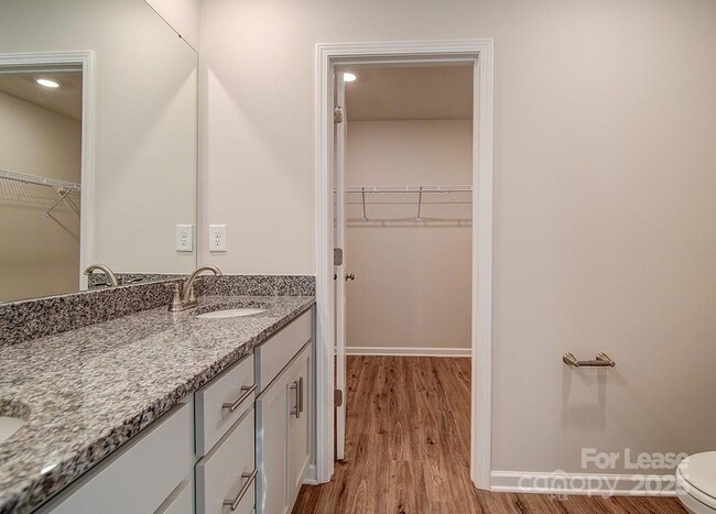 Building Photo - 154 Almaden St