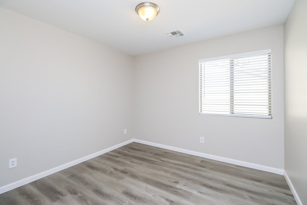 Building Photo - 3206 S Justin Dr