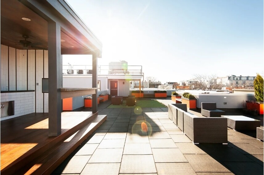 Building Photo - 11 Dorchester St