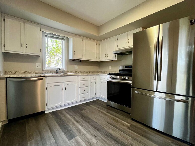 Building Photo - 905 Aurora Knoll Ln