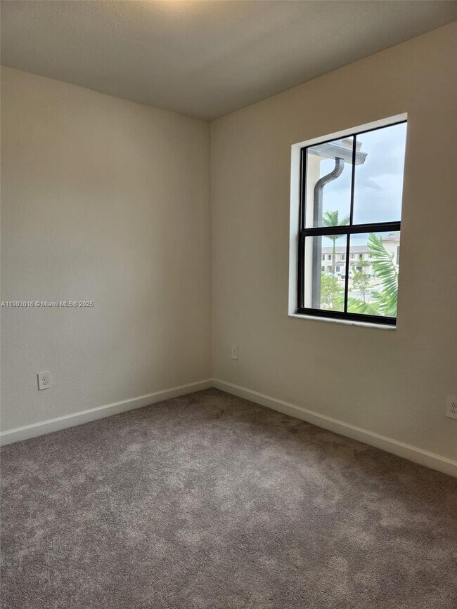 Building Photo - 13071 SW 232nd Ln